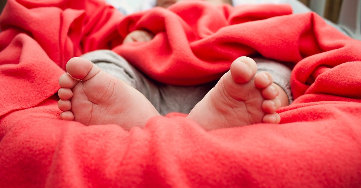 Wyśpij malucha w drodze: 12 sprytnych gadżetów, które zamienią każdą podróż w drzemkę