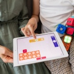 Mądre granie na tablecie: łamigłówki, które rozwiną 10-latka