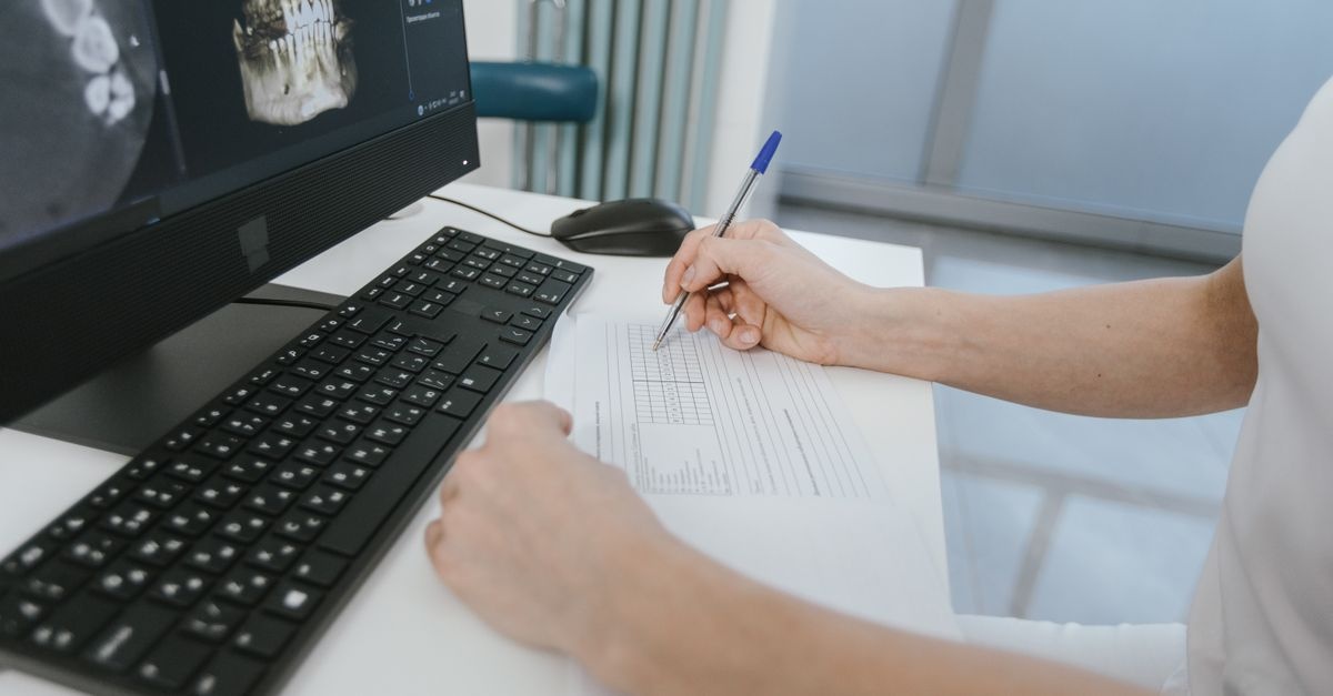 Funkcja ponad formę: ergonomiczne triki do domu i biura, które naprawdę ułatwiają życie