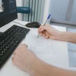 Funkcja ponad formę: ergonomiczne triki do domu i biura, które naprawdę ułatwiają życie