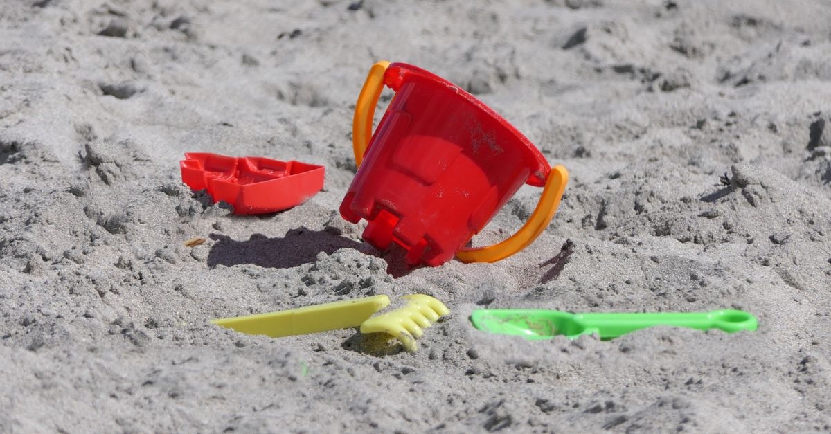 Maksimum zabawy, minimum miejsca: sprytne gadżety do piasku, które zmieszczą się w każdej plażowej torbie