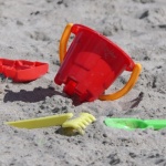 Maksimum zabawy, minimum miejsca: sprytne gadżety do piasku, które zmieszczą się w każdej plażowej torbie